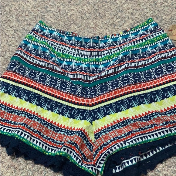 Patterned shorts - Picture 4 of 5